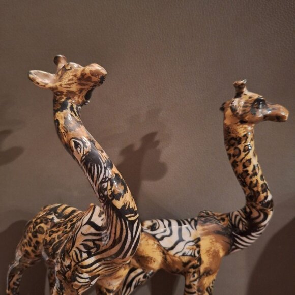 La Vie Giraffe Kissing Pair Set Safari Decoupage Patchwork Glazed Zebra 10 Inch - Picture 5 of 8
